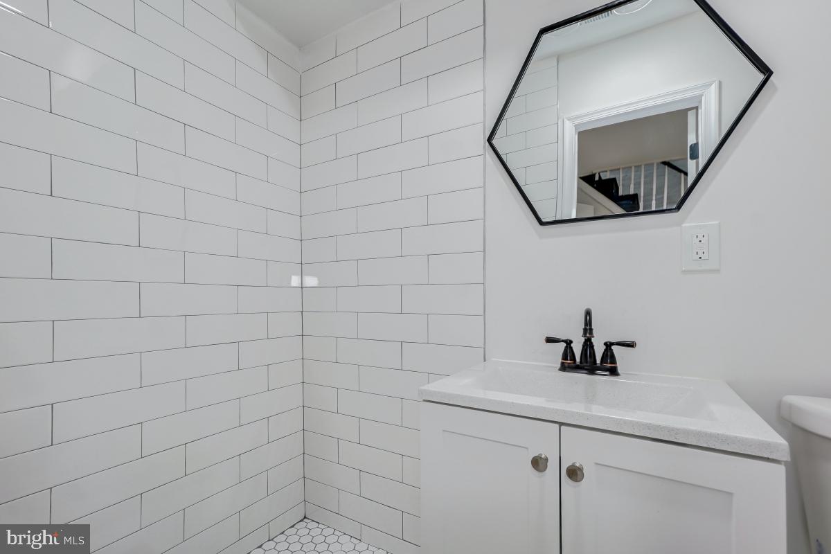 601 Rittenhouse Street Northwest Washington, DC 20011 - Photo 31 of 36 Bathroom Three