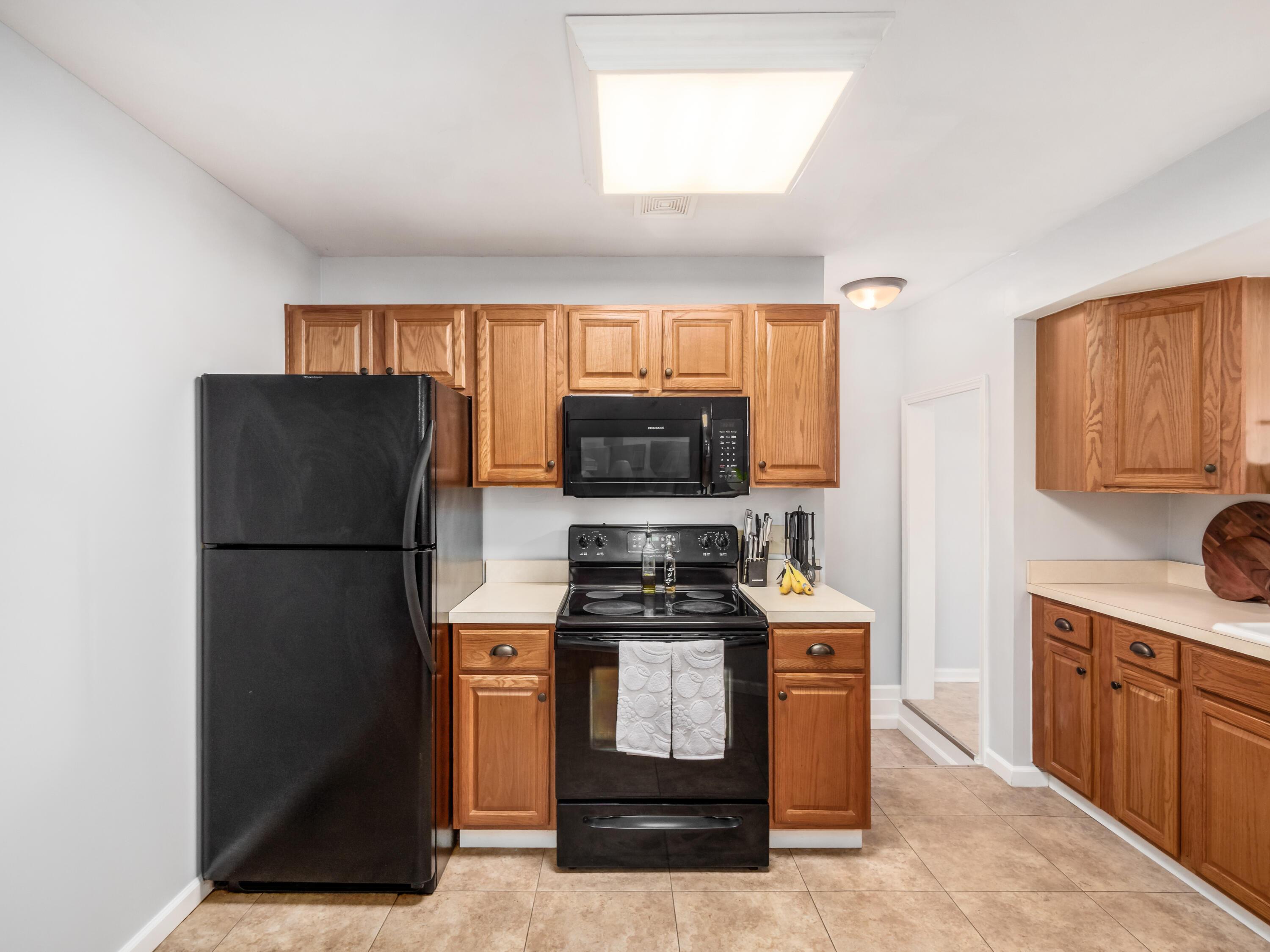 2829 Fleet Road Columbus, OH 43232 - Photo 11 of 36 A_2829_Fleet_058