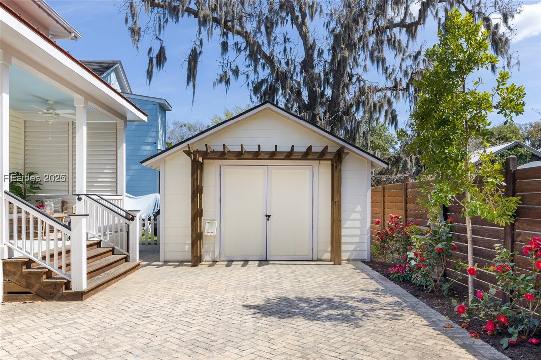 808 Washington Street Beaufort, SC 29902 - Photo 3 of 65