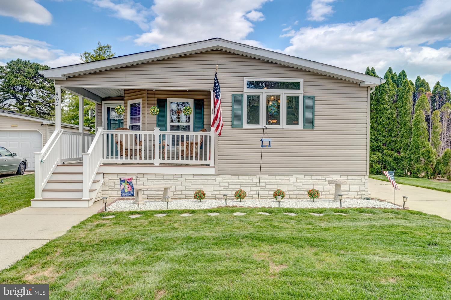 902 Oak Ridge Terrace Whiting, NJ 08759 - Photo 1 of 33