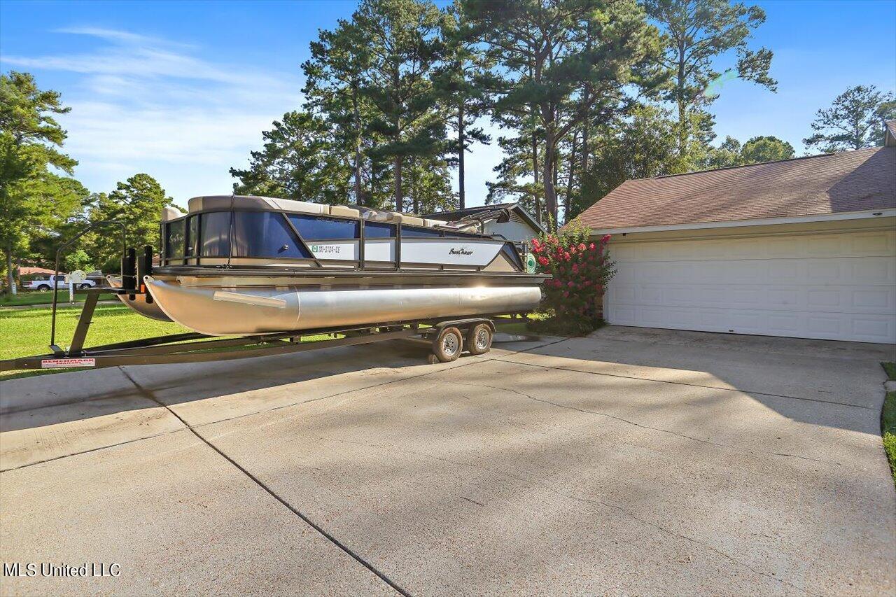 142 Fern Valley Road Brandon, MS 39042 - Photo 4 of 38 04-142 Fern Valley Rd