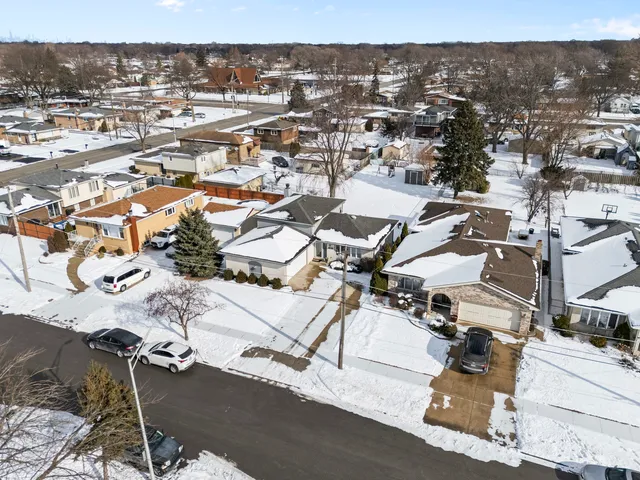 $419,999 | 9109 Crescent Court, Oak Lawn, IL 60453