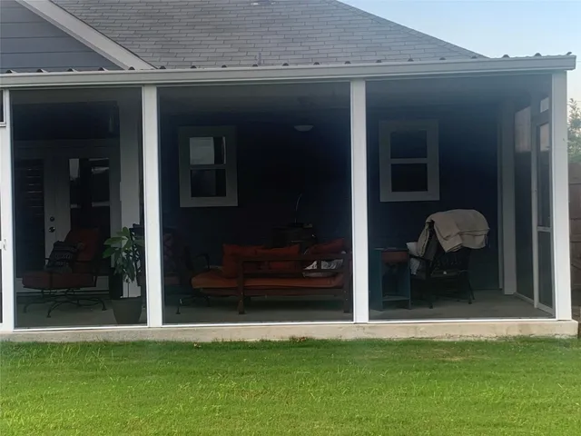 $299,999 | 307 West Front Street, Thorndale, TX 76577