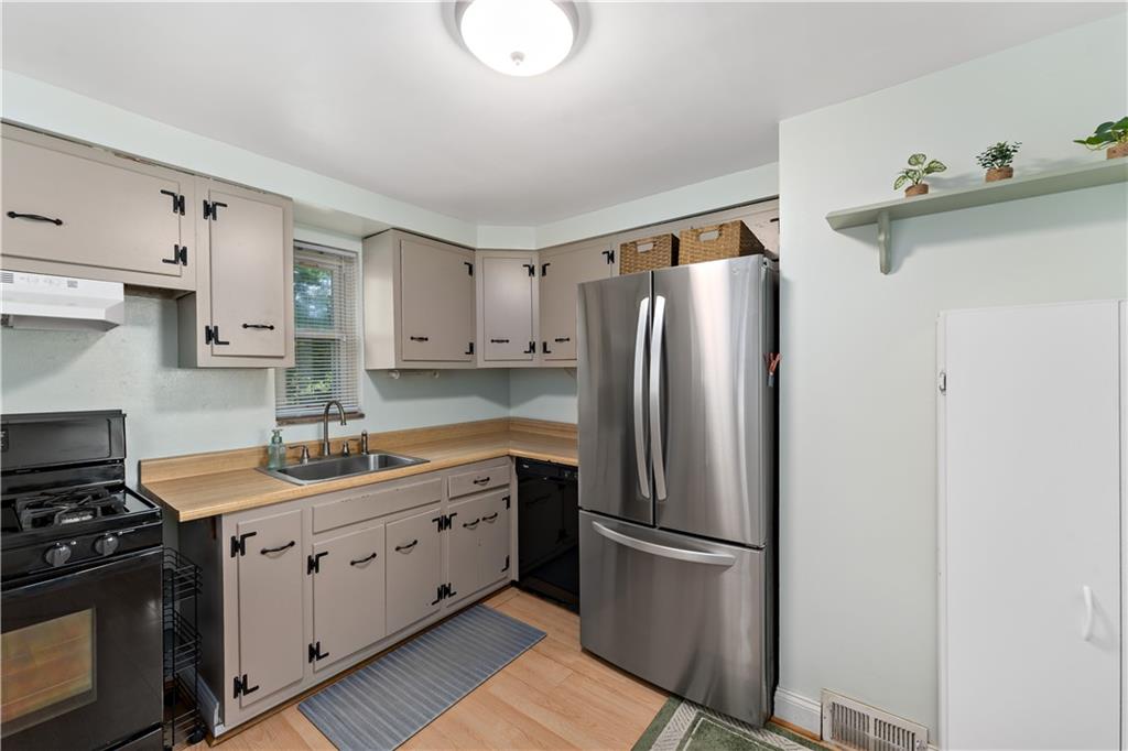119 Forliview Road Glenshaw, PA 15116 - Photo 9 of 40
