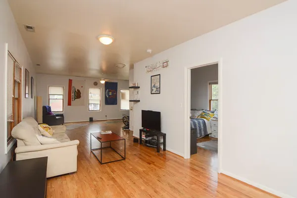 $3,295 | 1342 West Hubbard Street, Unit 2F, Chicago, IL 60642