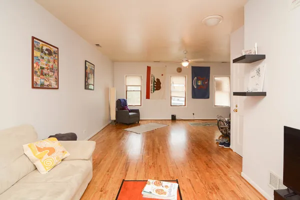 $3,295 | 1342 West Hubbard Street, Unit 2F, Chicago, IL 60642