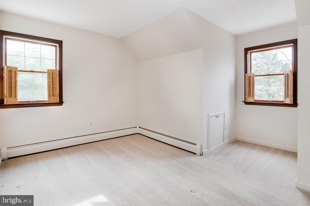 936 Grace Road Huntingtown, MD 20639 - Photo 40 of 64 an empty room with windows and closet