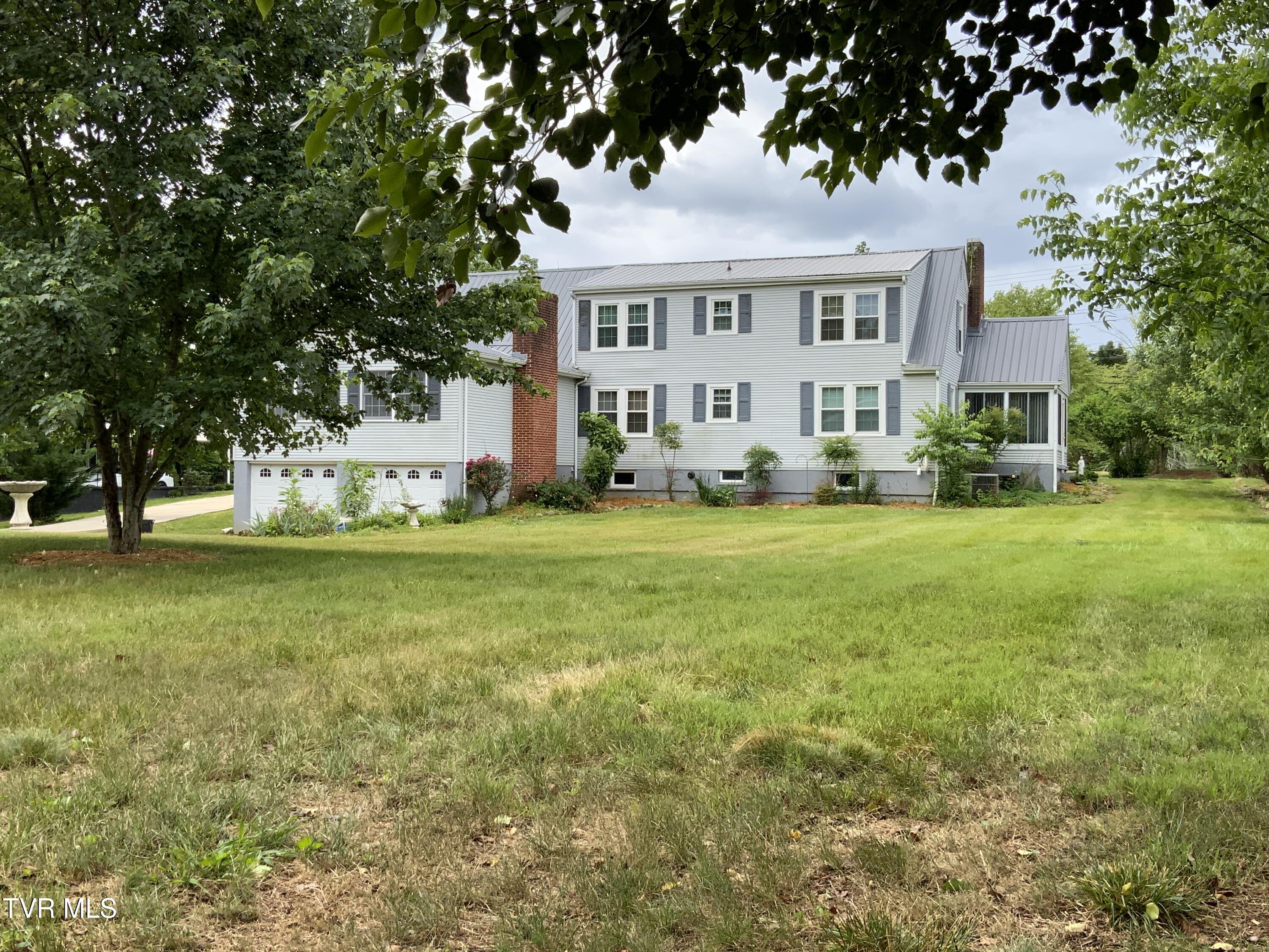 1225 Erwin Highway Greeneville, TN 37745 - Photo 2 of 55 IMG_3631