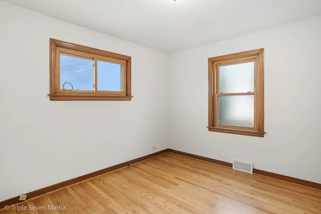 $329,500 | 314 East 31st Street, La Grange Park, IL 60526