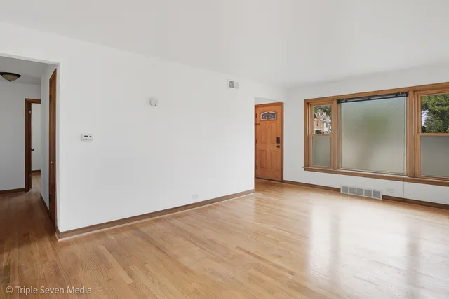 $329,500 | 314 East 31st Street, La Grange Park, IL 60526