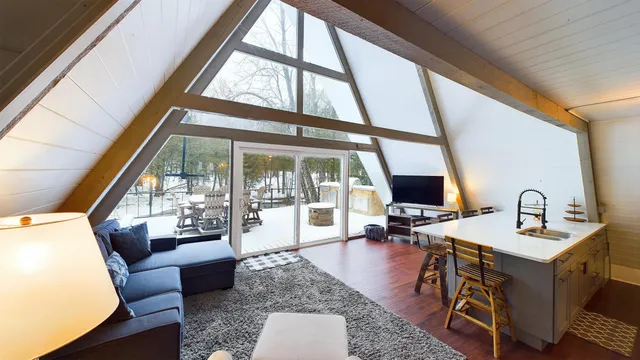 $650,000 | 8104 East Anthony Road, Branch, MI 49402