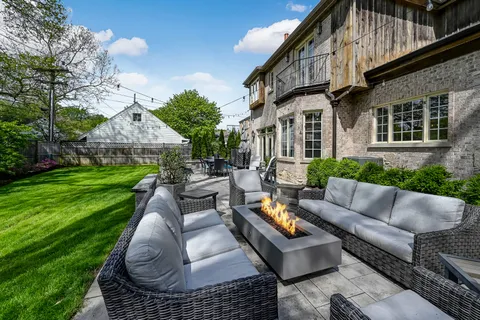 $2,100,000 | 445 Ridge Avenue, Clarendon Hills, IL 60514