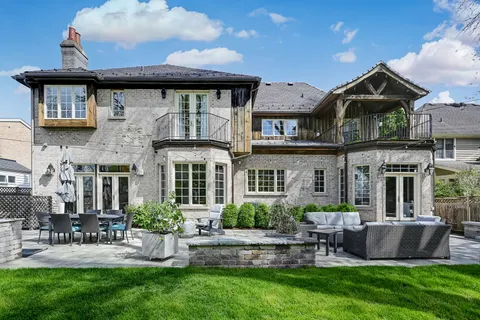 $2,100,000 | 445 Ridge Avenue, Clarendon Hills, IL 60514