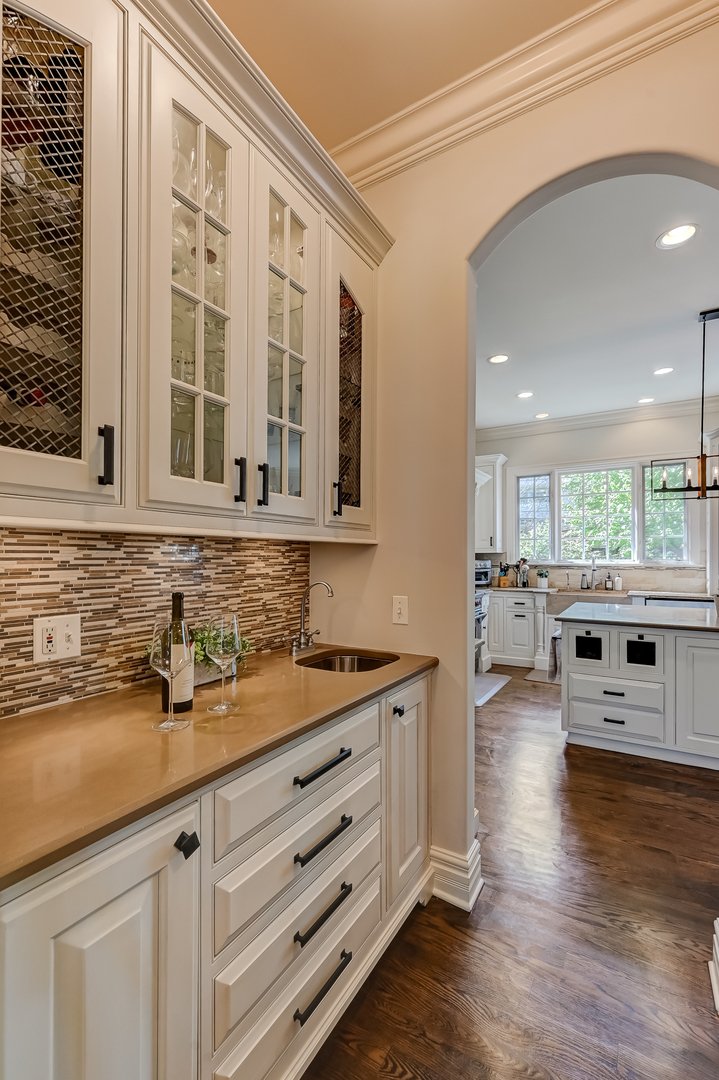 445 Ridge Avenue Clarendon Hills, IL 60514 - Photo 10 of 50