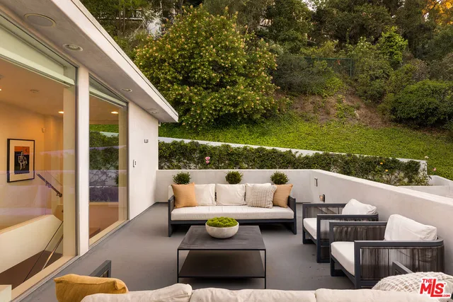 $2,549,000 | 7350 Pacific View Drive, Los Angeles, CA 90068