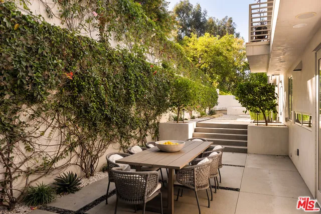 $2,549,000 | 7350 Pacific View Drive, Los Angeles, CA 90068