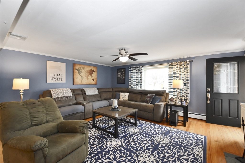 31 Cardinal Road Somerset, MA 02726 - Photo 4 of 40 Gallery Image 4