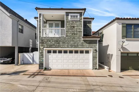 $5,195,000 | 320 Heliotrope Avenue, Corona del Mar, CA 92625