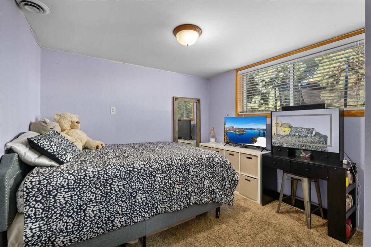 1924 Crestbrook Road Medford, OR 97504 - Photo 20 of 25 21-CI_7812