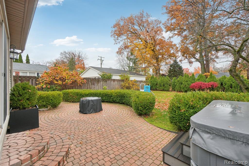 1039 Hawthorne Road Grosse Pointe Woods, MI 48236 - Photo 41 of 63