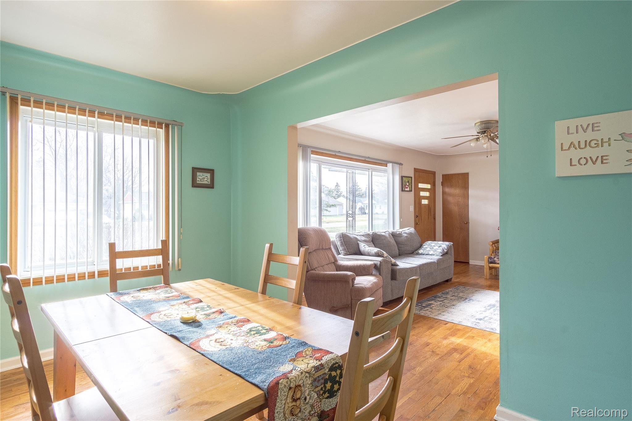 4335 Risedorph Street Burton, MI 48509 - Photo 4 of 18 Interiors (7 of 43).jpg