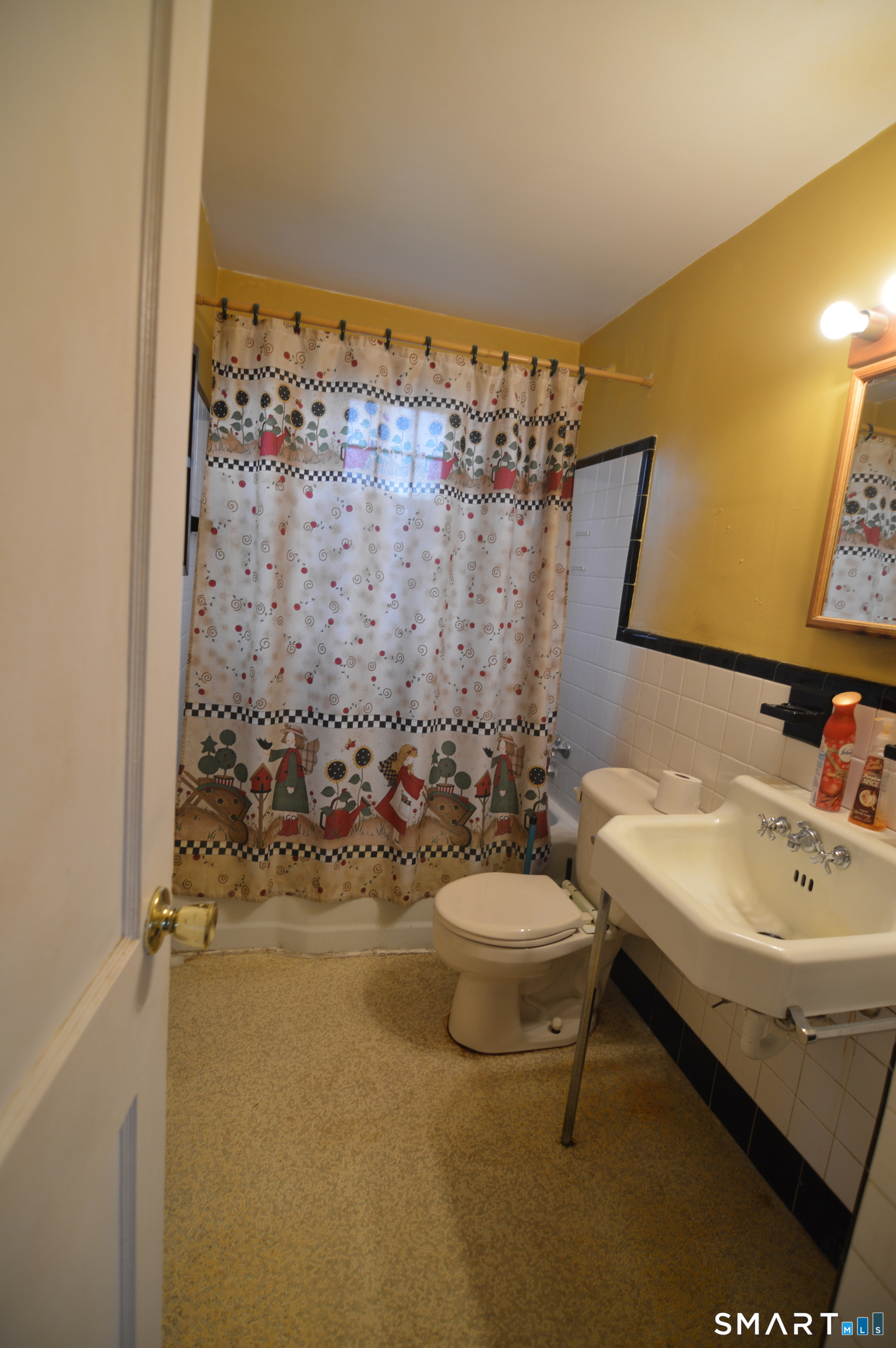 69 Fairview Street Milford, CT 06460 - Photo 14 of 26