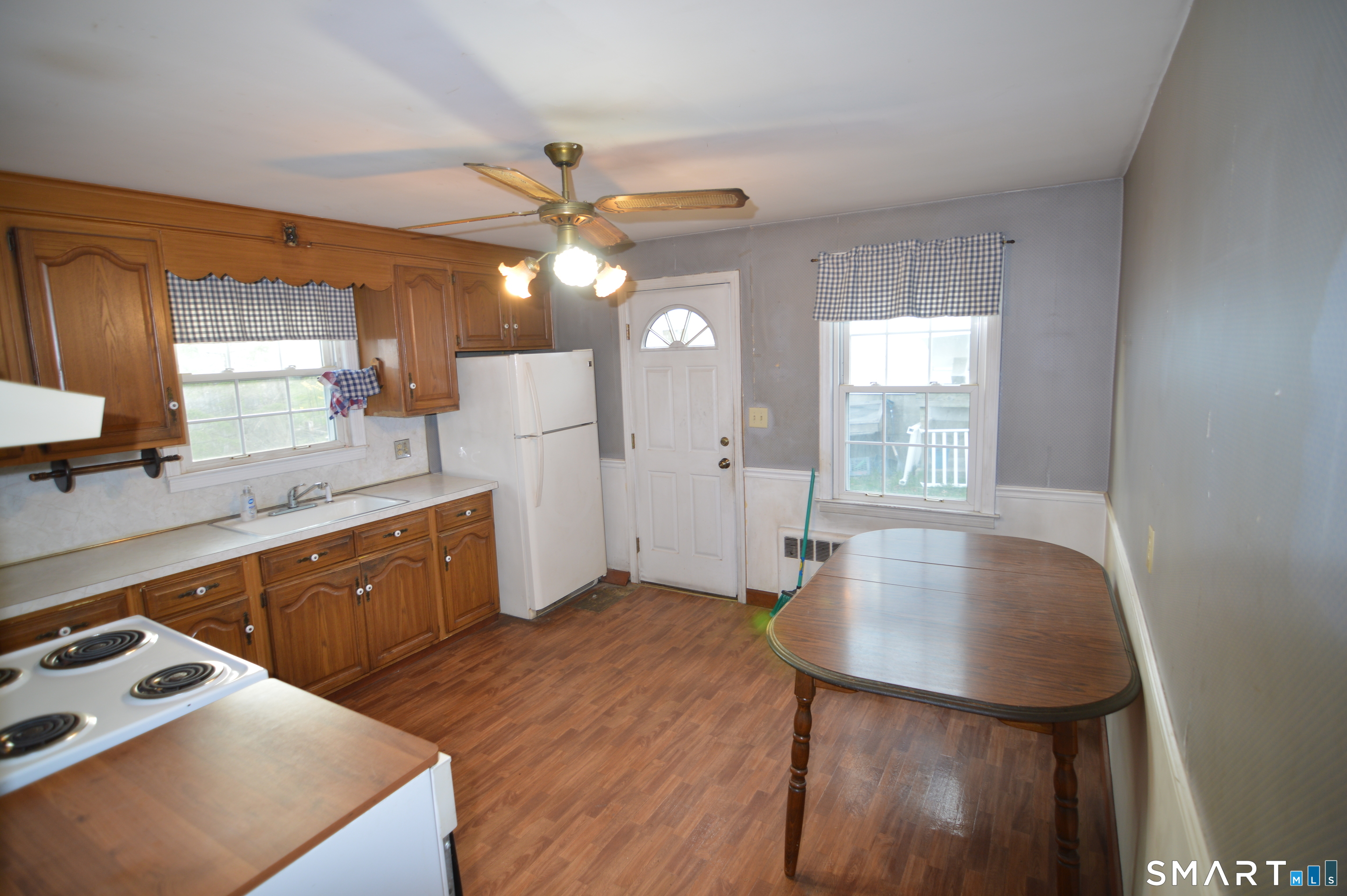 69 Fairview Street Milford, CT 06460 - Photo 6 of 26