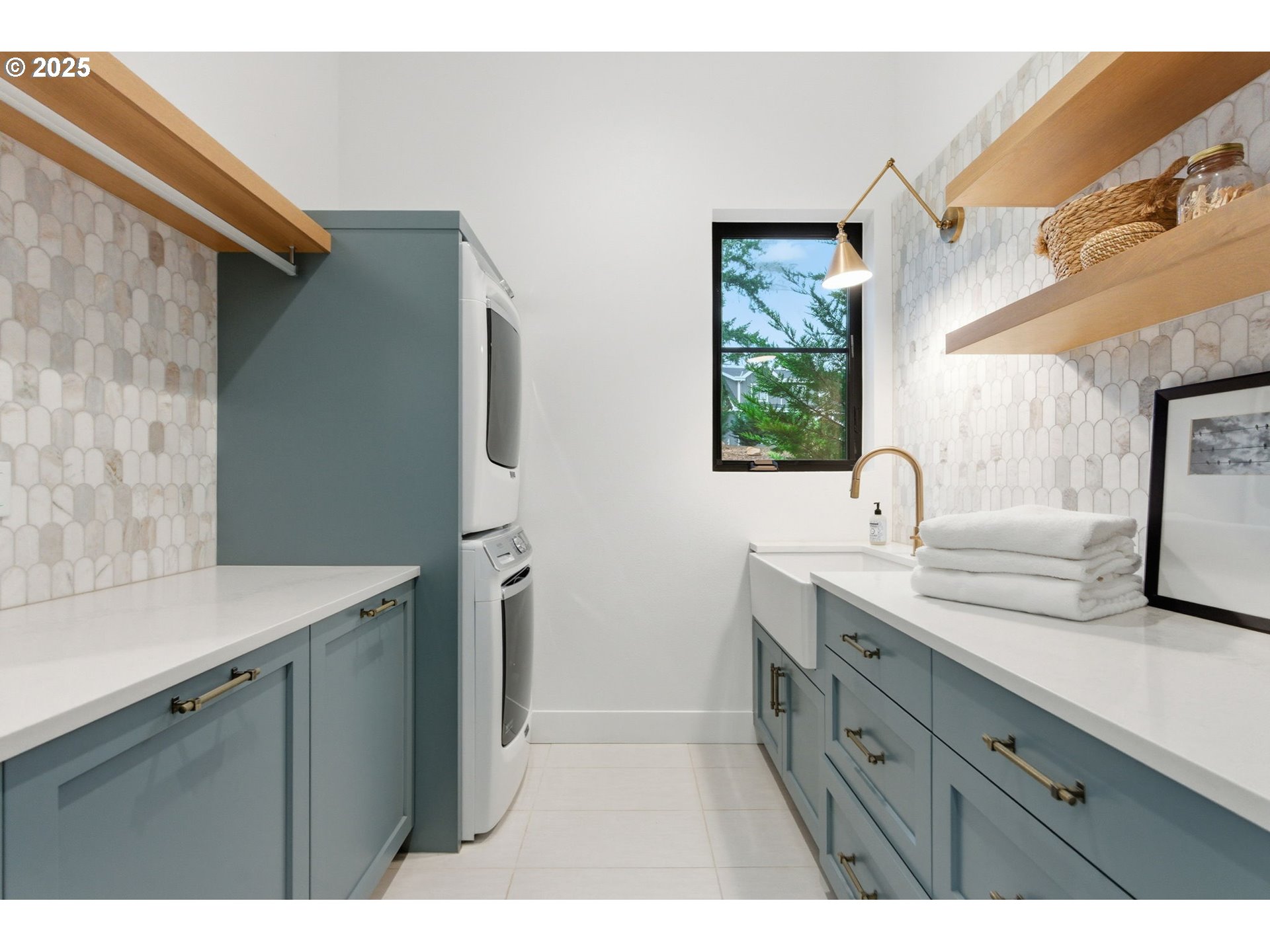 15299 Northeast Quarry Road Newberg, OR 97132 - Photo 24 of 46 a kitchen with a sink and a refrigerator