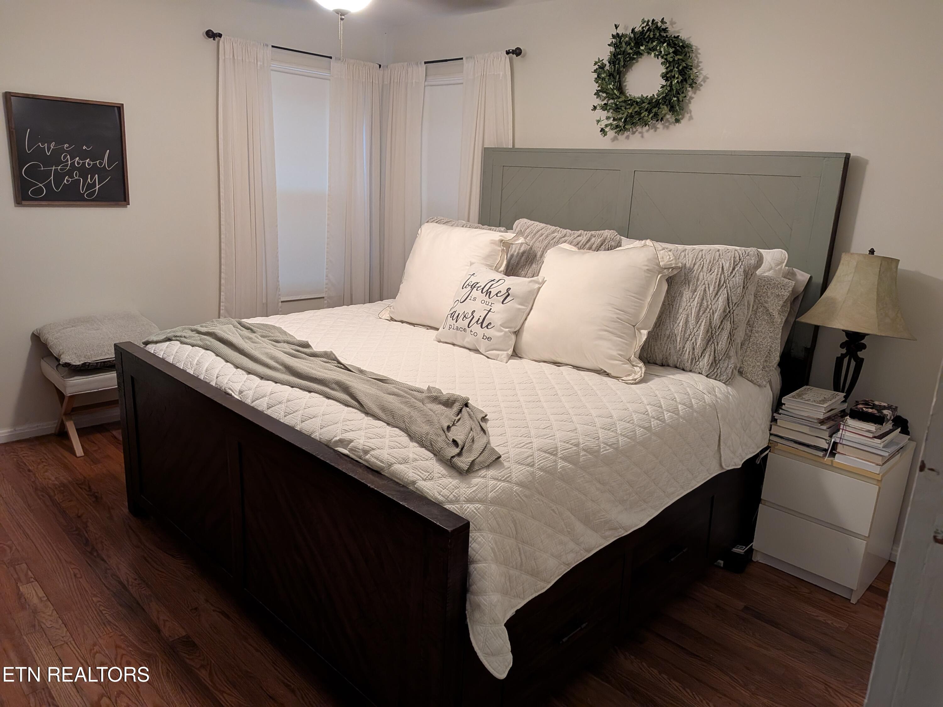8135 Harmon Road Powell, TN 37849 - Photo 12 of 32 HarmonRd_09_MasterBed1