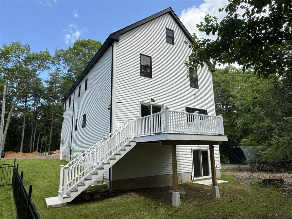 24 Cooper Road Webster, MA 01570 - Photo 9 of 42