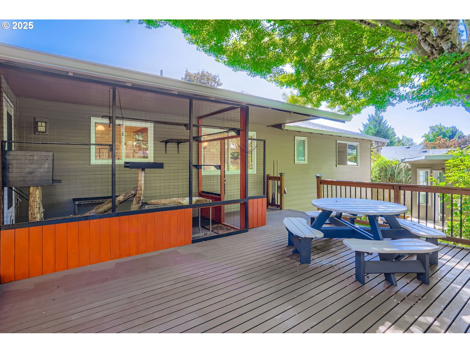 8525 Southwest Davies Road Beaverton, OR 97008 - Photo 16 of 26 Deck