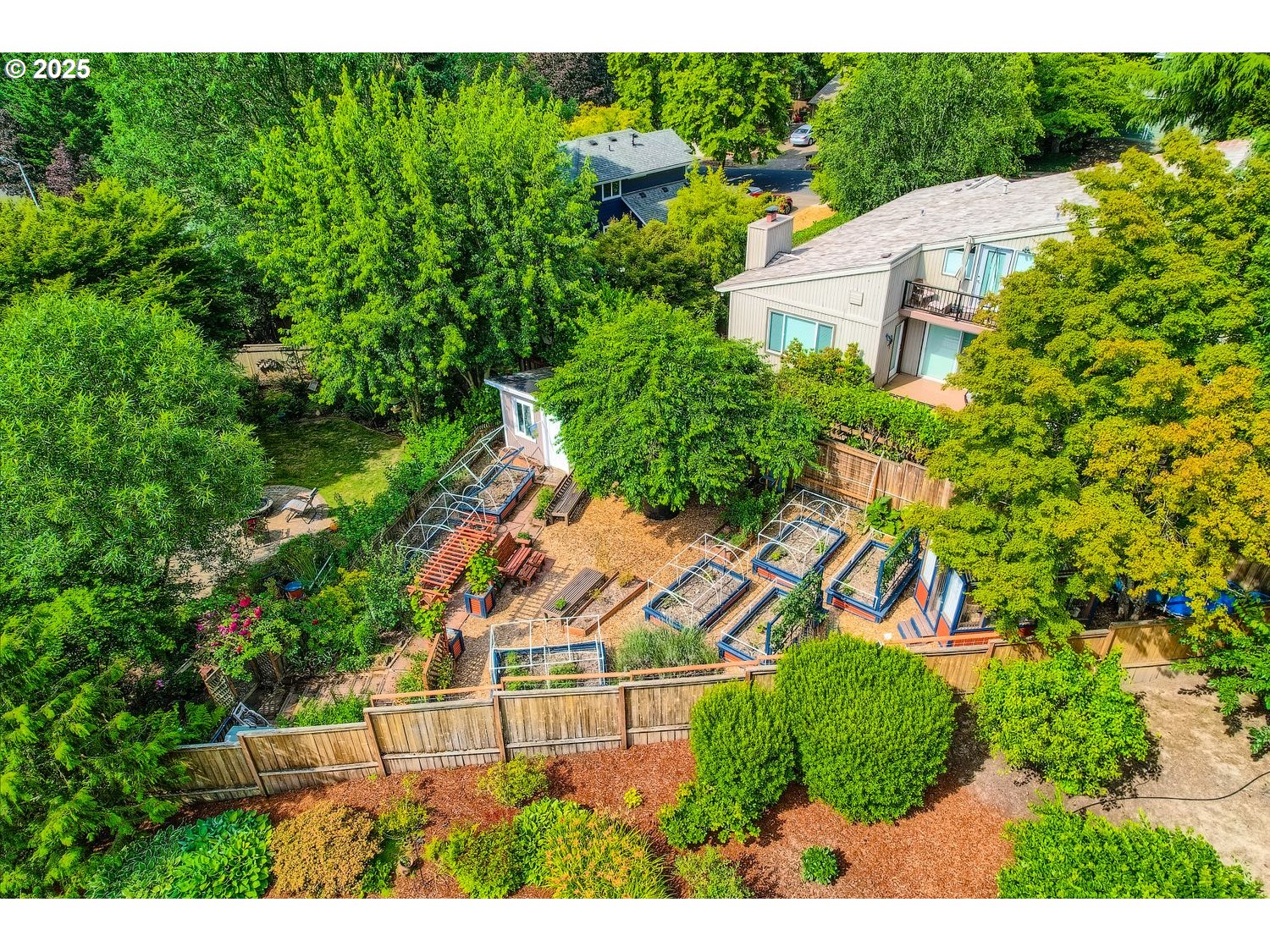 8525 Southwest Davies Road Beaverton, OR 97008 - Photo 26 of 26 Garden