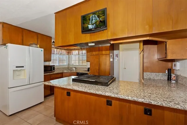 $379,900 | 15873 La Paz Drive, Victorville, CA 92395