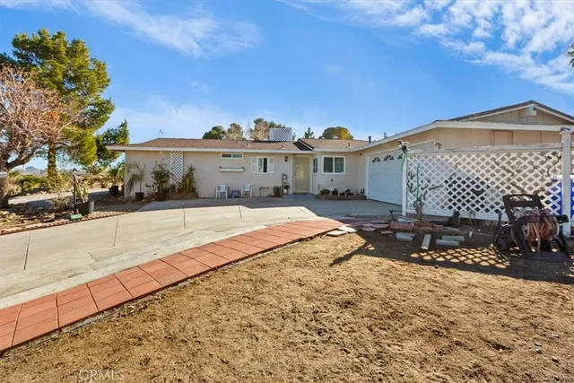 $379,900 | 15873 La Paz Drive, Victorville, CA 92395