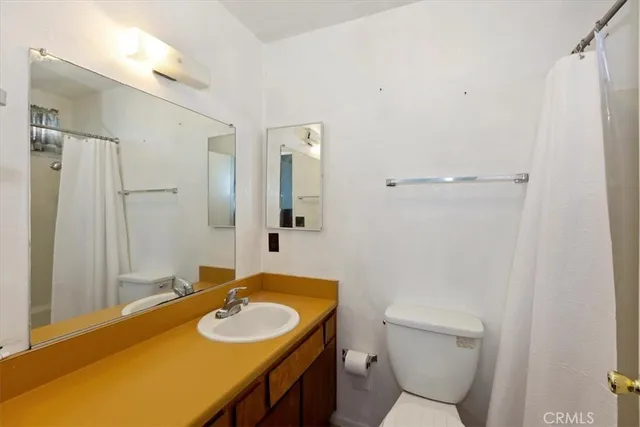 $379,900 | 15873 La Paz Drive, Victorville, CA 92395