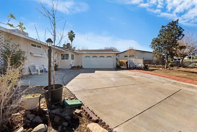 $379,900 | 15873 La Paz Drive, Victorville, CA 92395