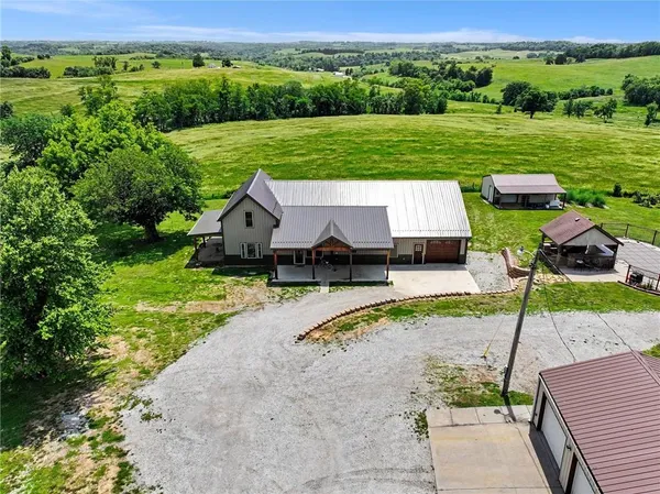 $590,000 | 19164 258th Road, Atchison, KS 66002