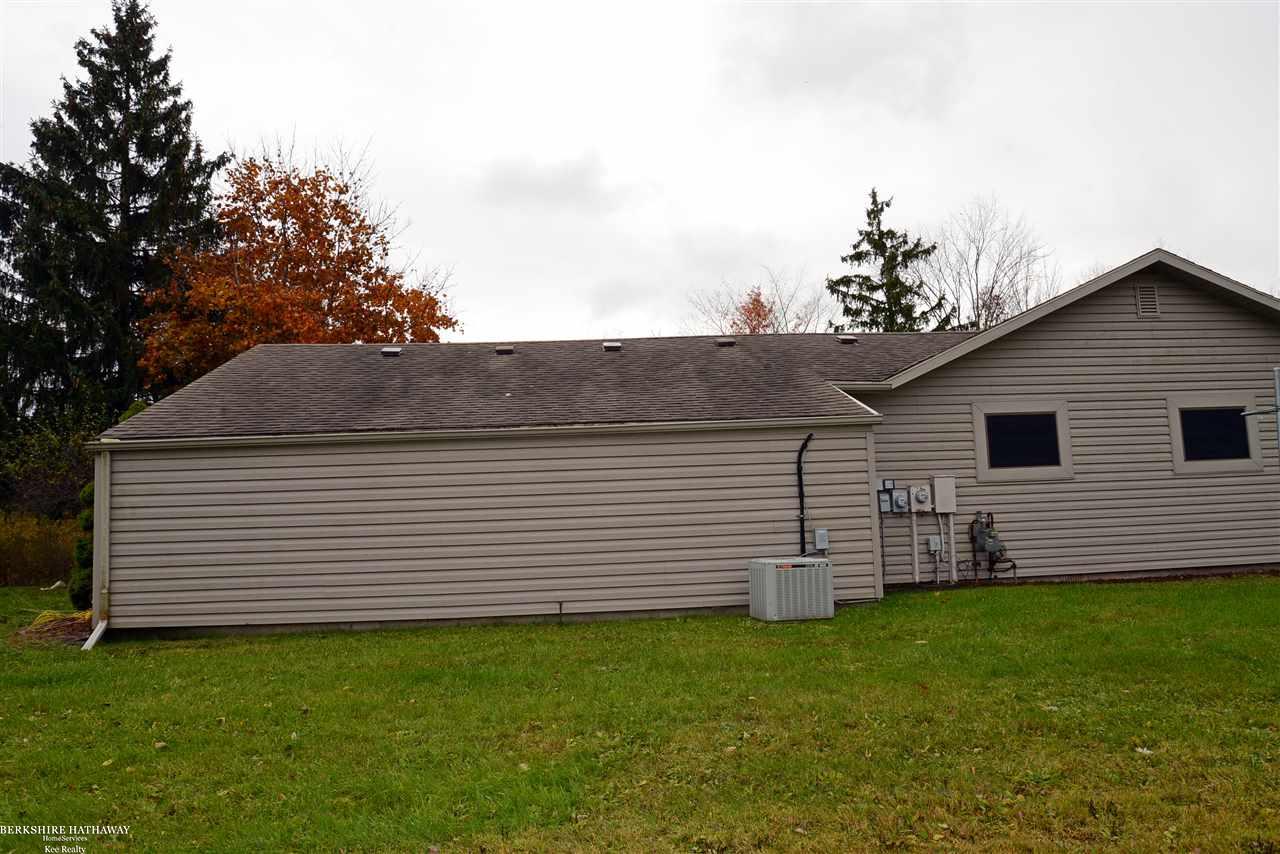 5380 County Line Road New Haven, MI 48048 - Photo 5 of 94 31364666-4.JPG