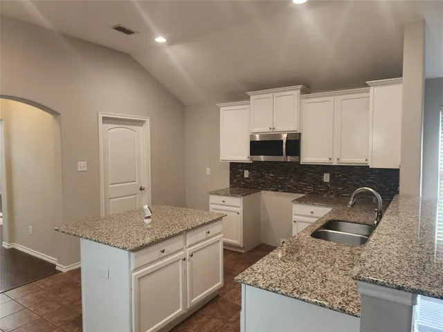 $2,195 | 12112 Castleford Way, Fort Worth, TX 76036