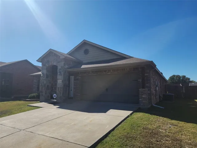 $2,195 | 12112 Castleford Way, Fort Worth, TX 76036