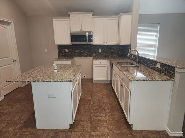 $2,195 | 12112 Castleford Way, Fort Worth, TX 76036