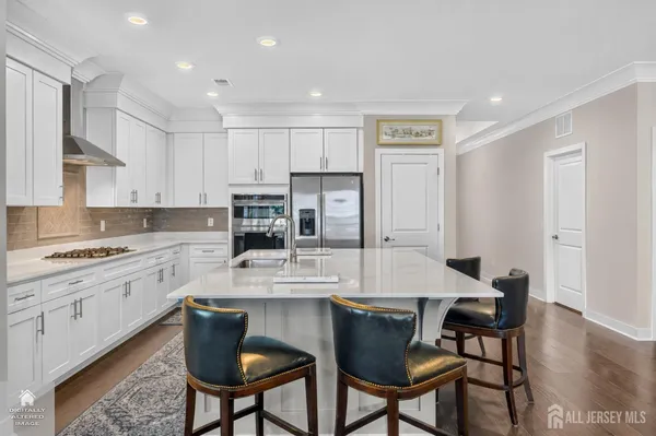 $789,000 | 2 Vizcaya Drive, Monroe Township, NJ 08831