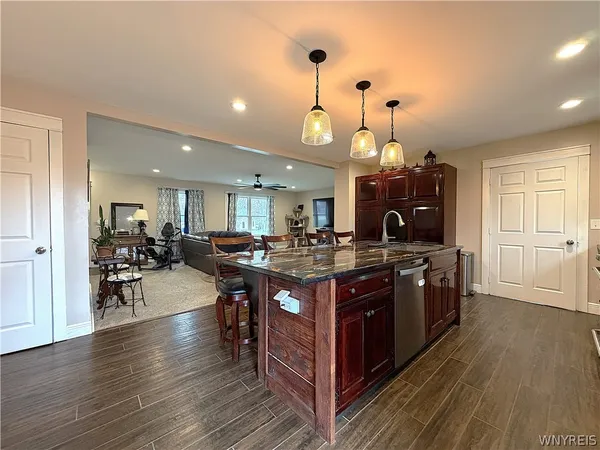 $625,000 | 6455 Salt Road, Clarence, NY 14031