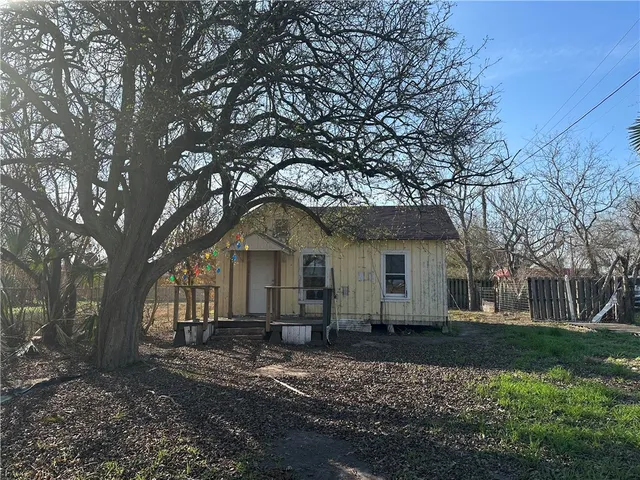 $35,000 | 308 Mc Guill Street, Refugio, TX 78377
