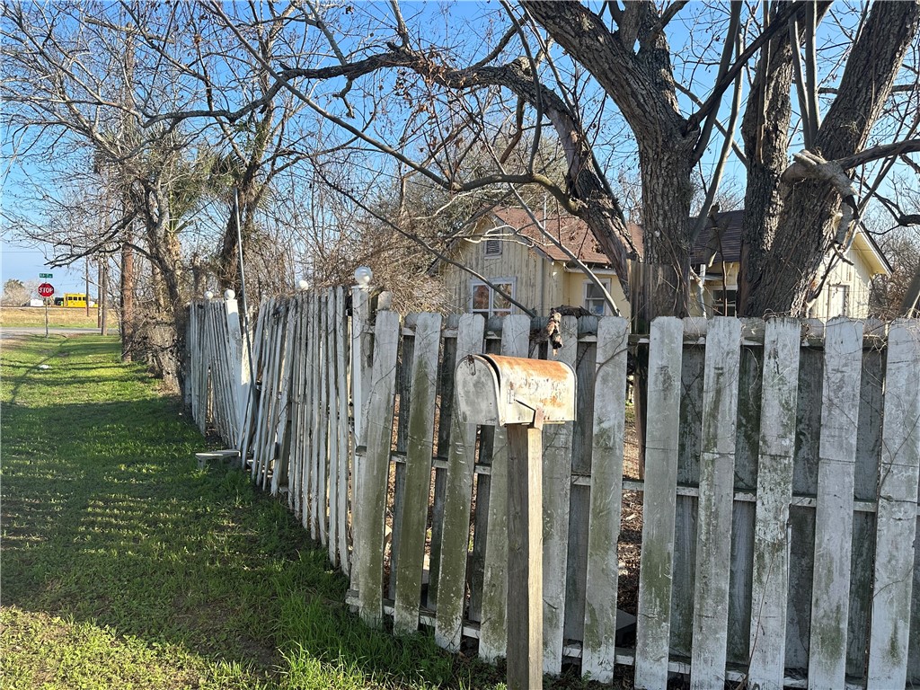 308 Mc Guill Street Refugio, TX 78377 - Photo 26 of 28 a view of a backyard of the house