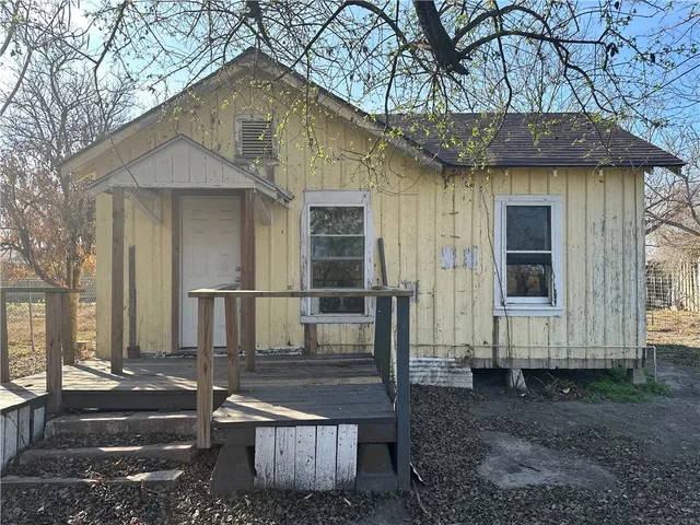 $35,000 | 308 Mc Guill Street, Refugio, TX 78377