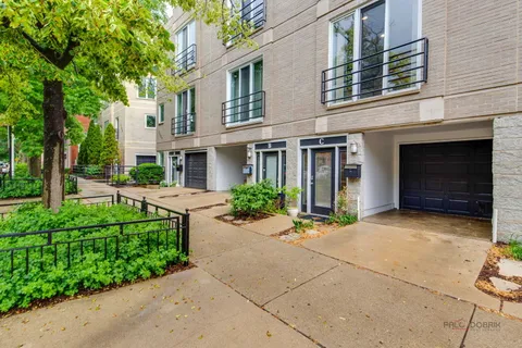 $725,000 | 1157 West Newport Avenue, Unit C, Chicago, IL 60657