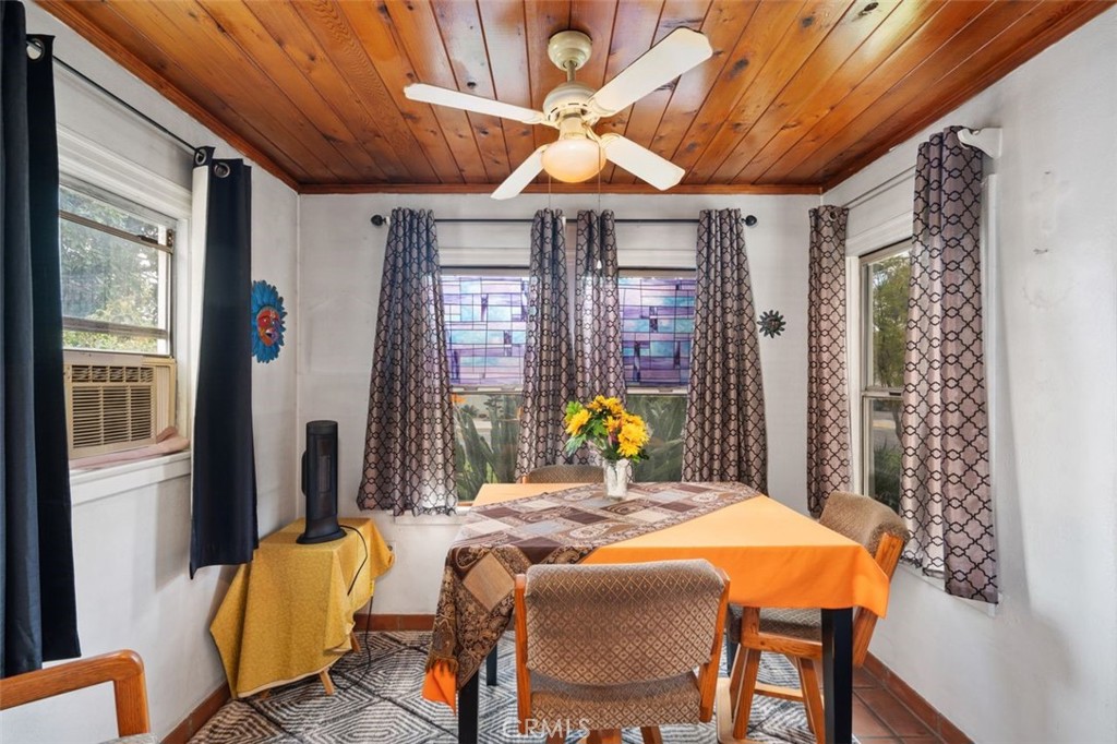 330 El Nido Avenue Pasadena, CA 91107 - Photo 14 of 41 a dining room with a table and chairs