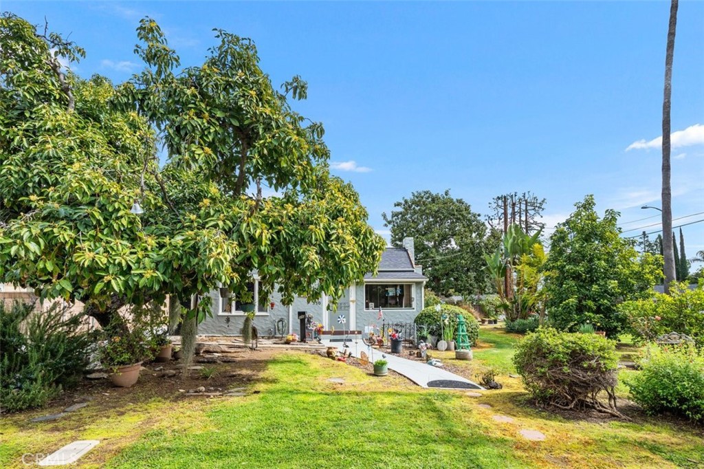 330 El Nido Avenue Pasadena, CA 91107 - Photo 36 of 41 a view of a house with backyard porch and sitting area
