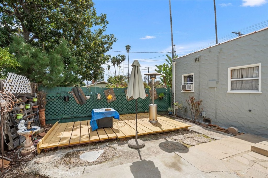 330 El Nido Avenue Pasadena, CA 91107 - Photo 38 of 41 a view of outdoor space